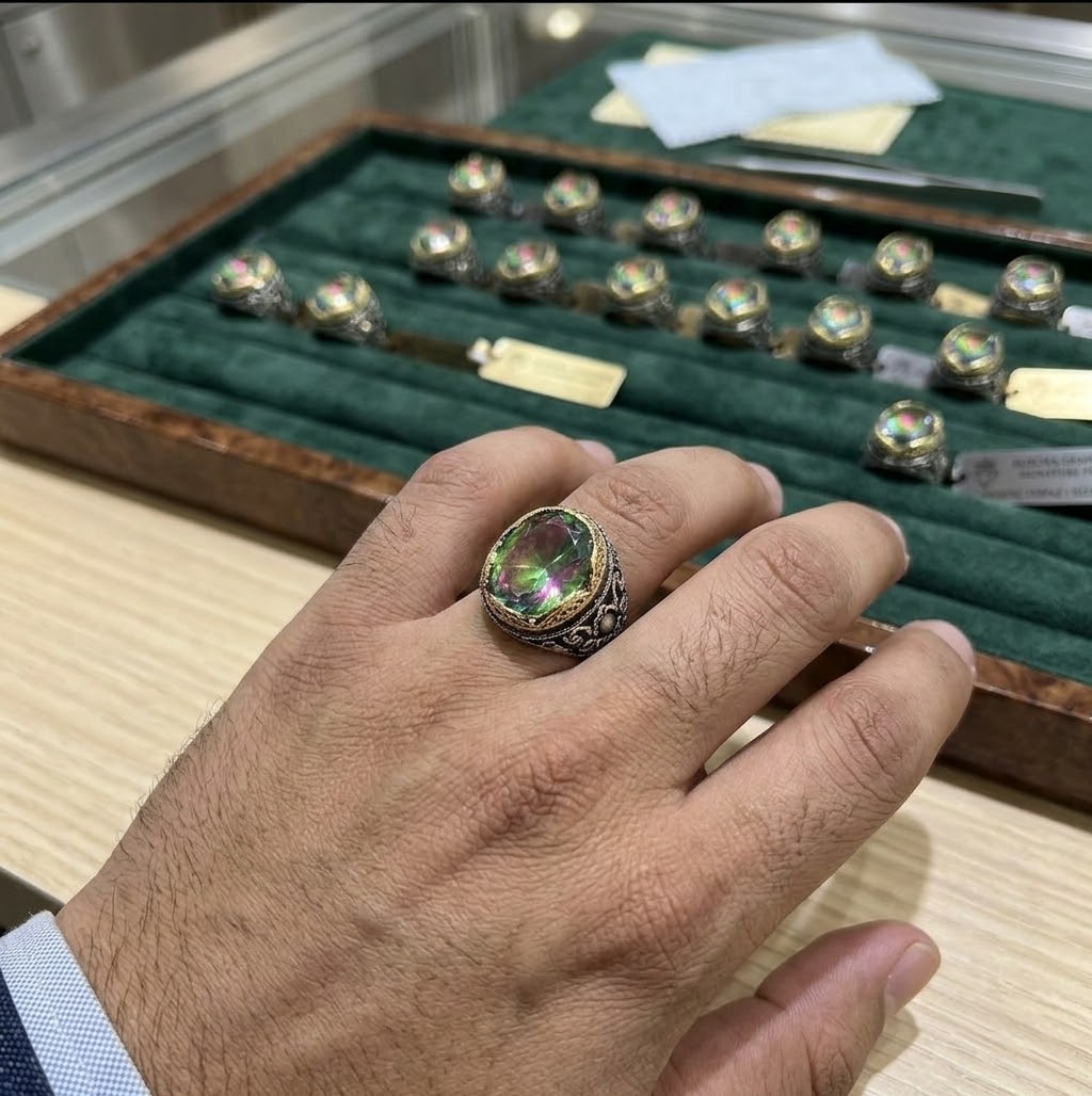 AURORA COCKTAIL | SIGNATURE PIECE
MYSTIC TOPAZ RING💍
