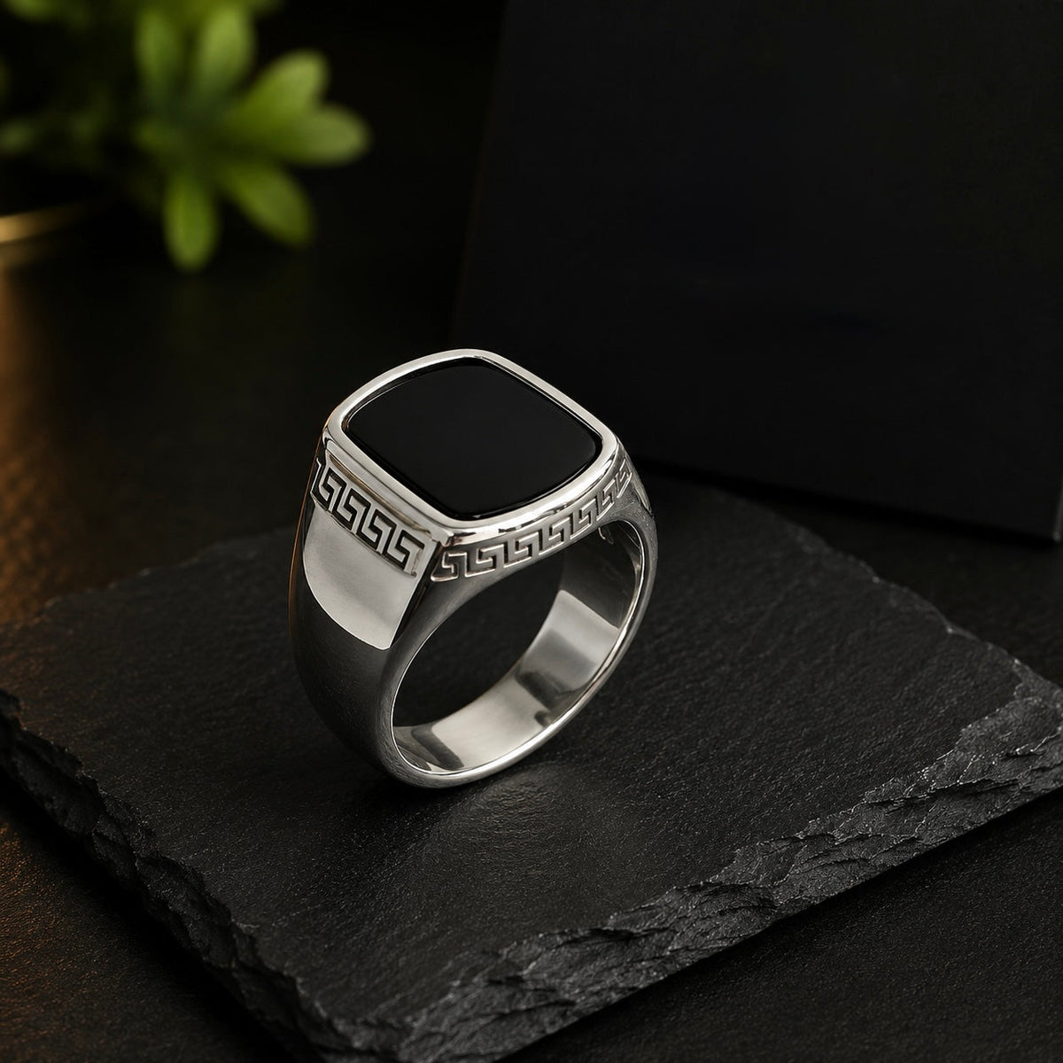 MODERN MOTIF BLACK ONYX RING